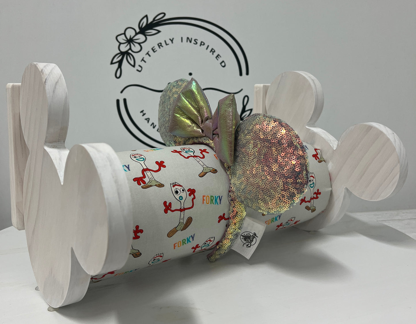 Toy Inspired Headband Holder – Freestanding or Wall Mounted Wood Display Rack for Minnie Mickey Ears –Organizer for Disney Parks Headbands