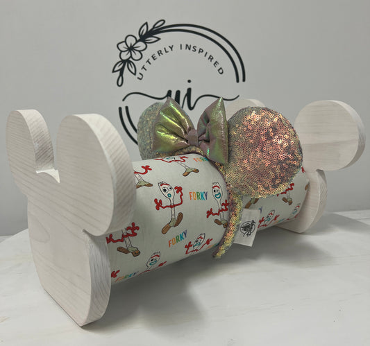 Toy Inspired Headband Holder – Freestanding or Wall Mounted Wood Display Rack for Minnie Mickey Ears –Organizer for Disney Parks Headbands